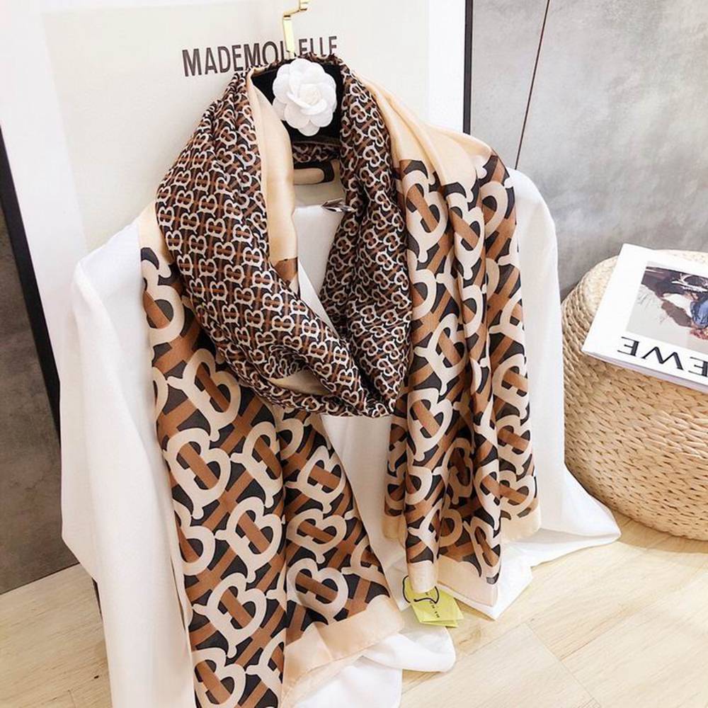 Bv*b*rry Scarf